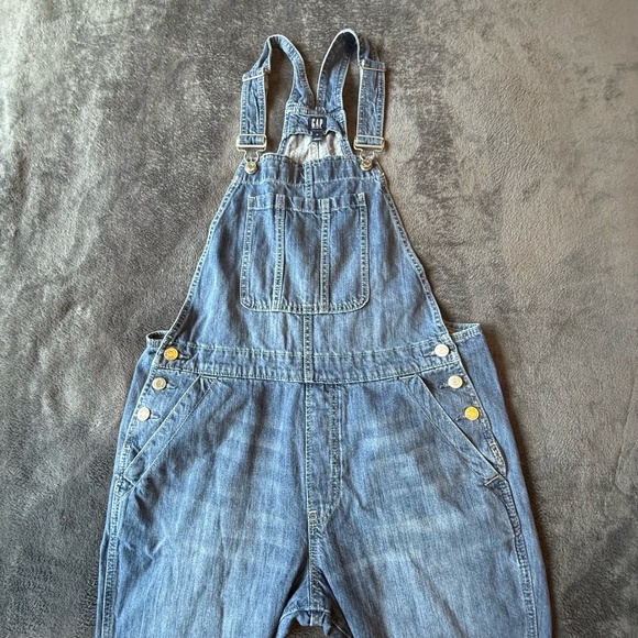 GAP Denim Overalls Womens Size Medium Light Wash Classic Adjustable Straps - Picture 2 of 4